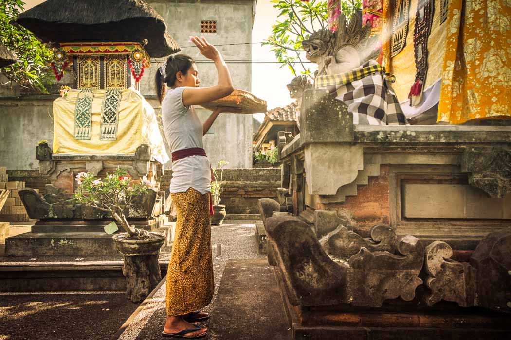 Pictures of People Praying