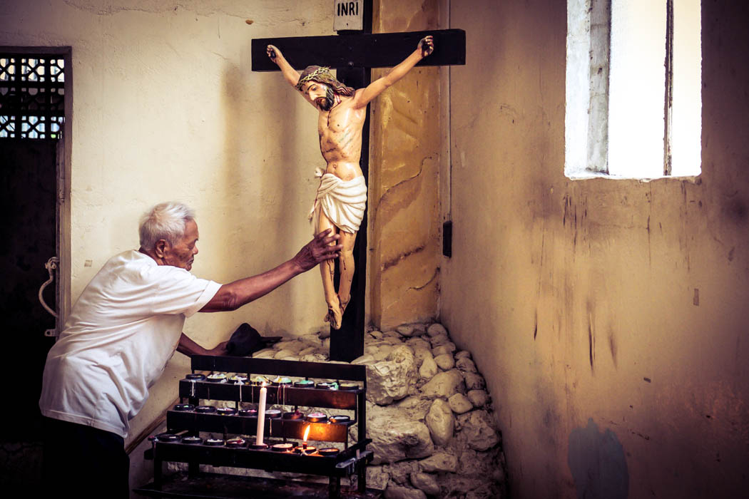 Pictures of People Praying