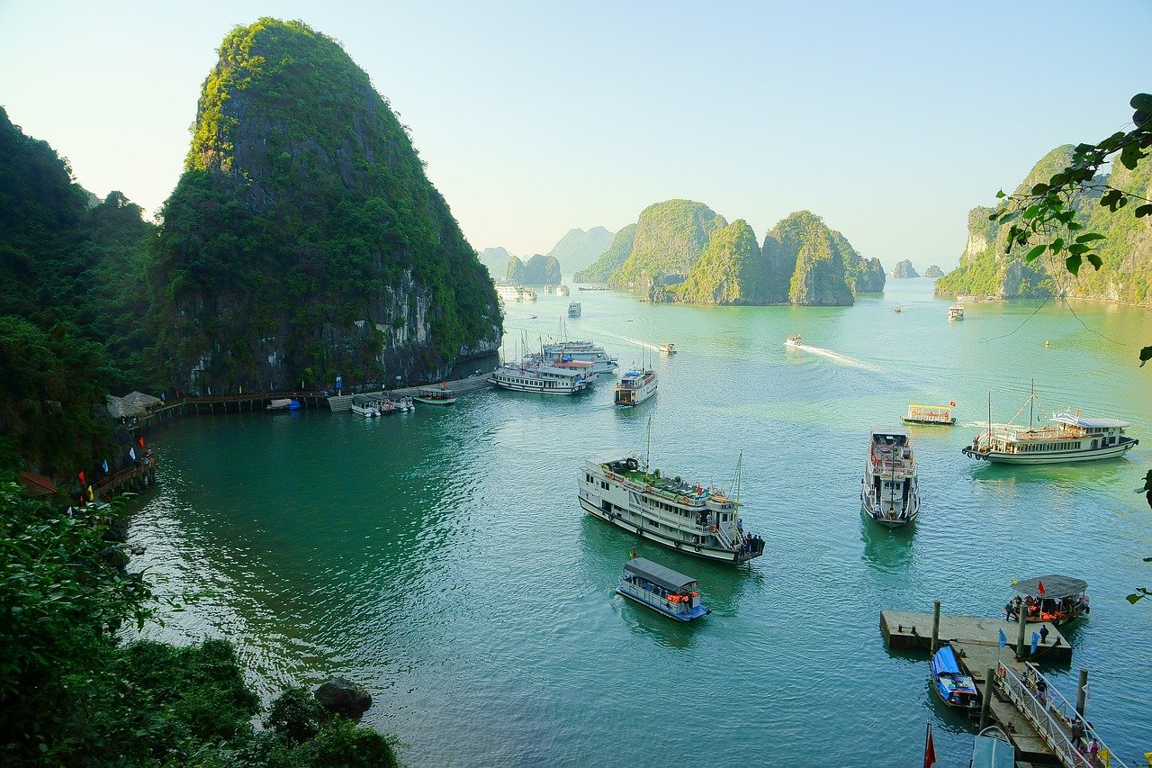 how to get from Hanoi to Halong Bay