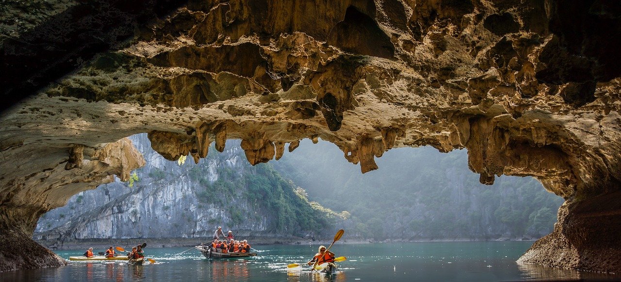 how to get from Hanoi to halong Bay