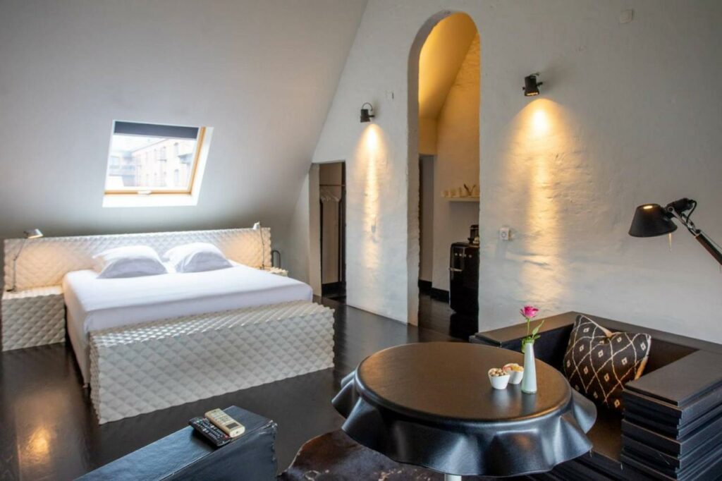 where to stay in antwerp