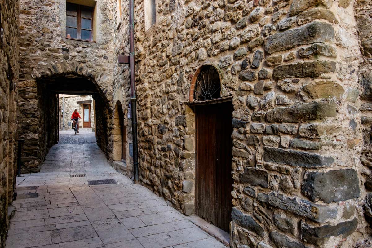 Cycling Medieval Towns in Costa Brava And The Pyrenees