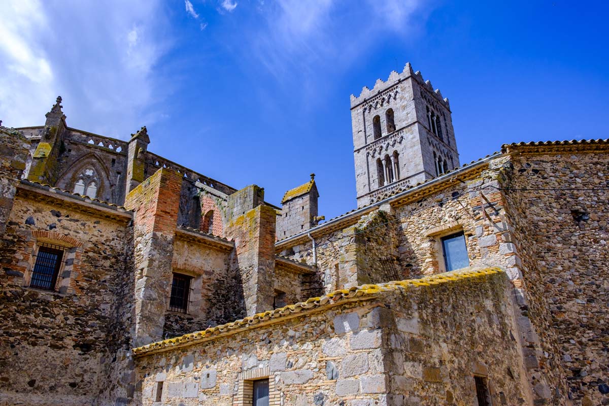 Cycling Medieval Towns in Costa Brava And The Pyrenees