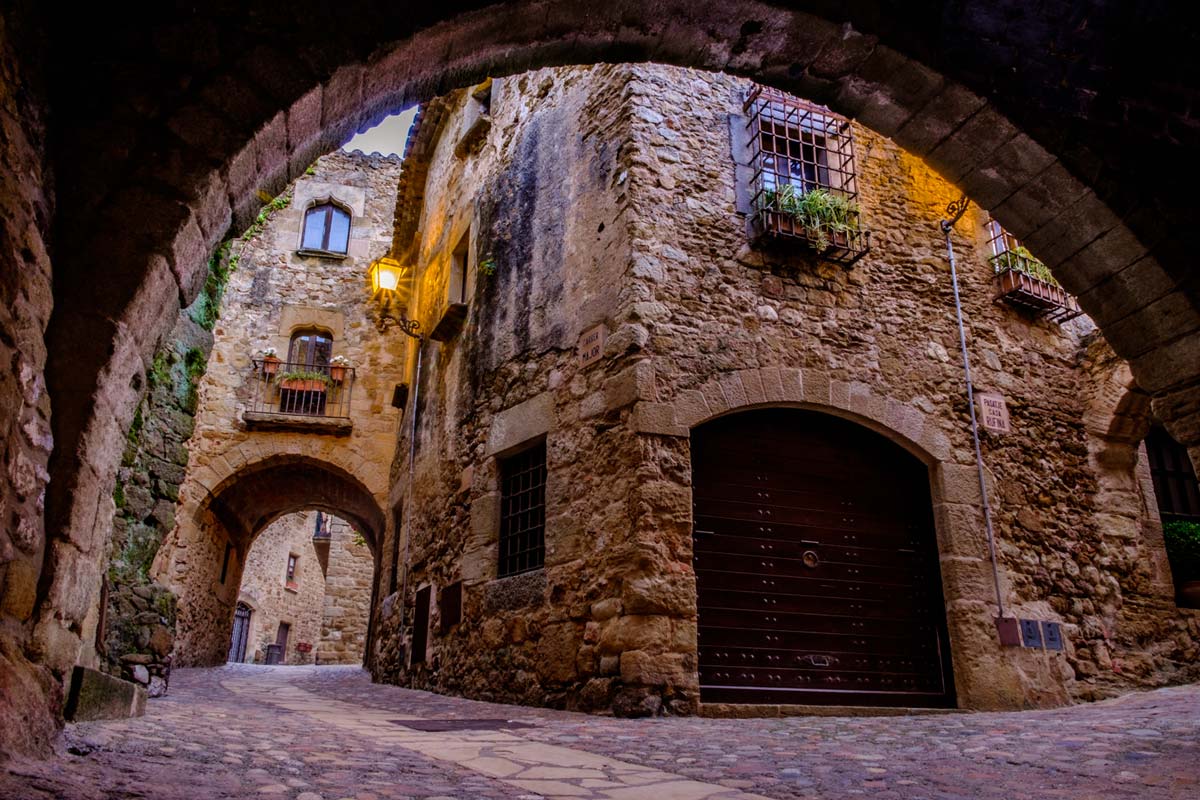 Cycling Medieval Towns in Costa Brava And The Pyrenees