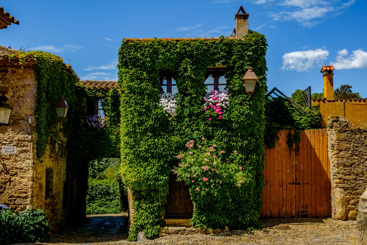 Cycling Medieval Towns in Costa Brava And The Pyrenees