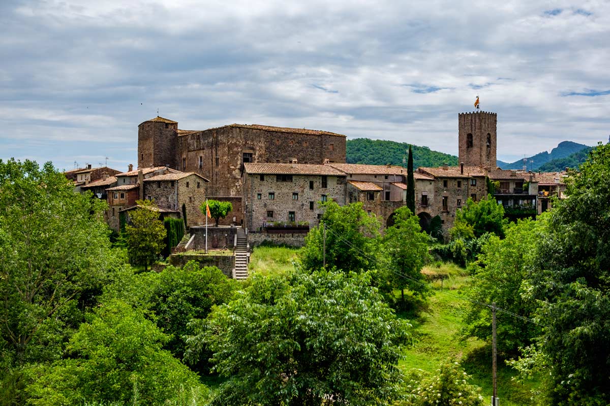 Cycling Medieval Towns in Costa Brava And The Pyrenees