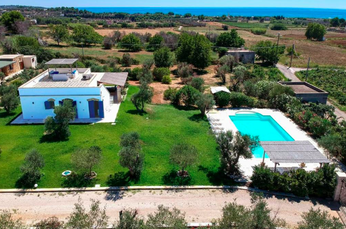 puglia beaches accommodation