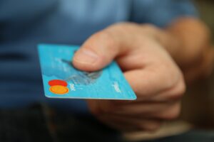 how to pick a travel credit card
