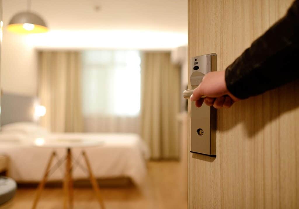 how to avoid unnecessary hotel fees